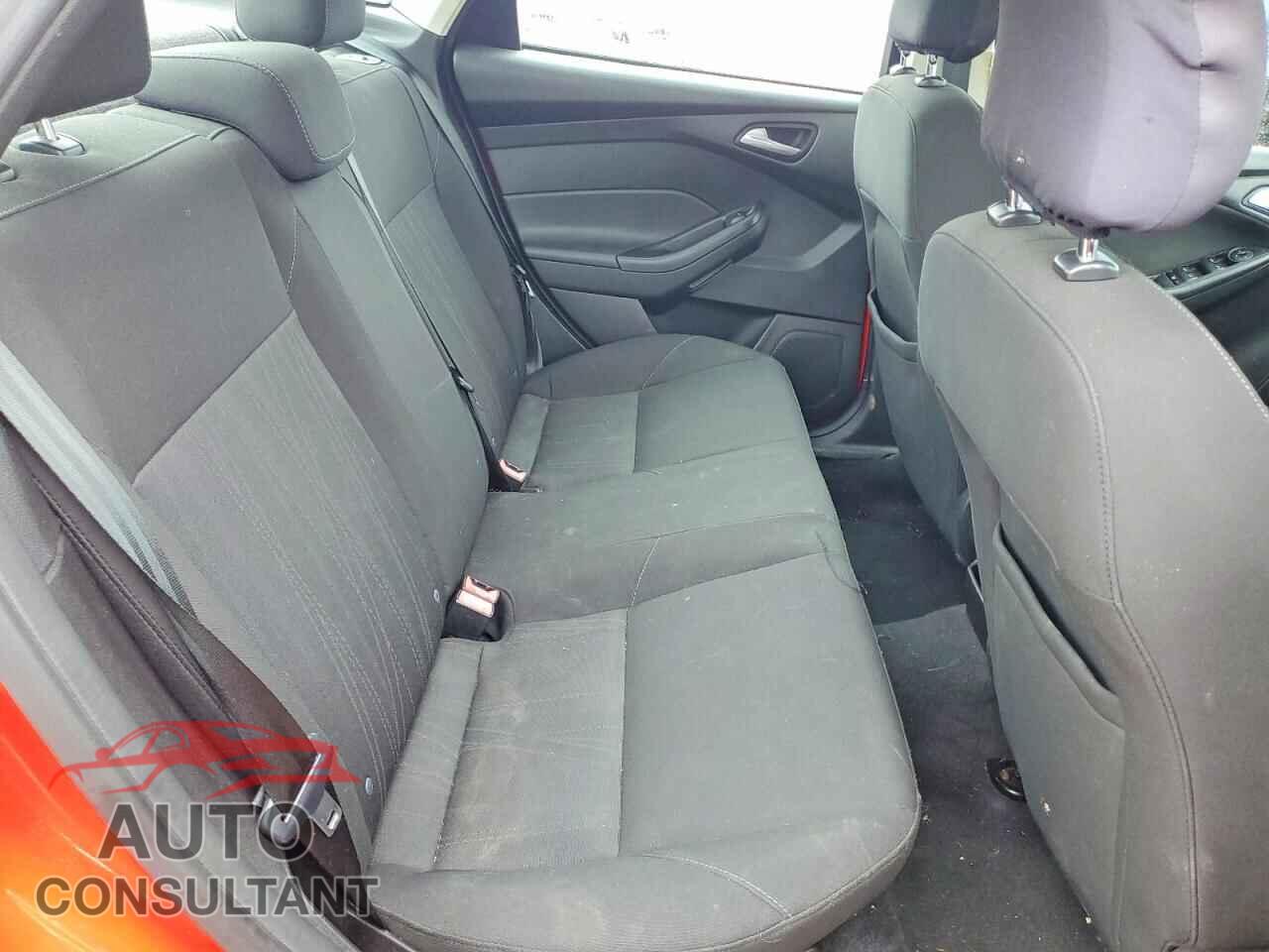 FORD FOCUS 2015 - 1FADP3F25FL316529
