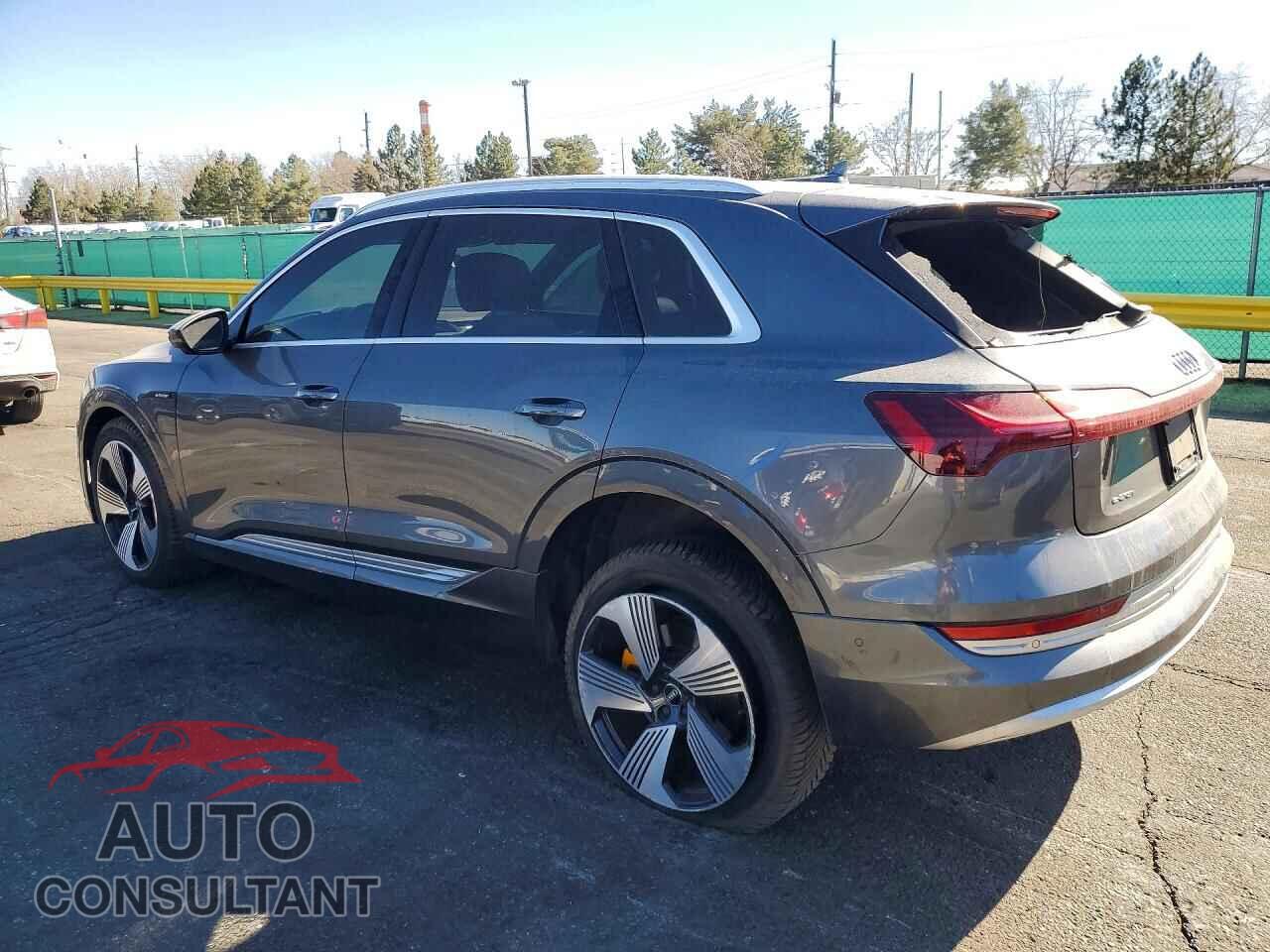 AUDI E-TRON 2019 - WA1VAAGE7KB007314
