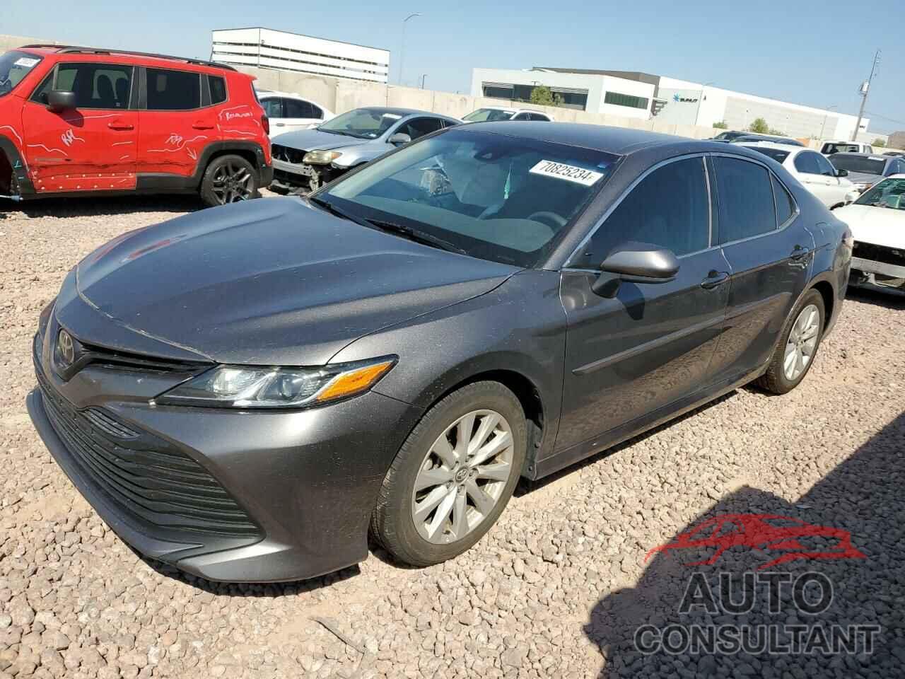 TOYOTA CAMRY 2018 - 4T1B11HK1JU638376