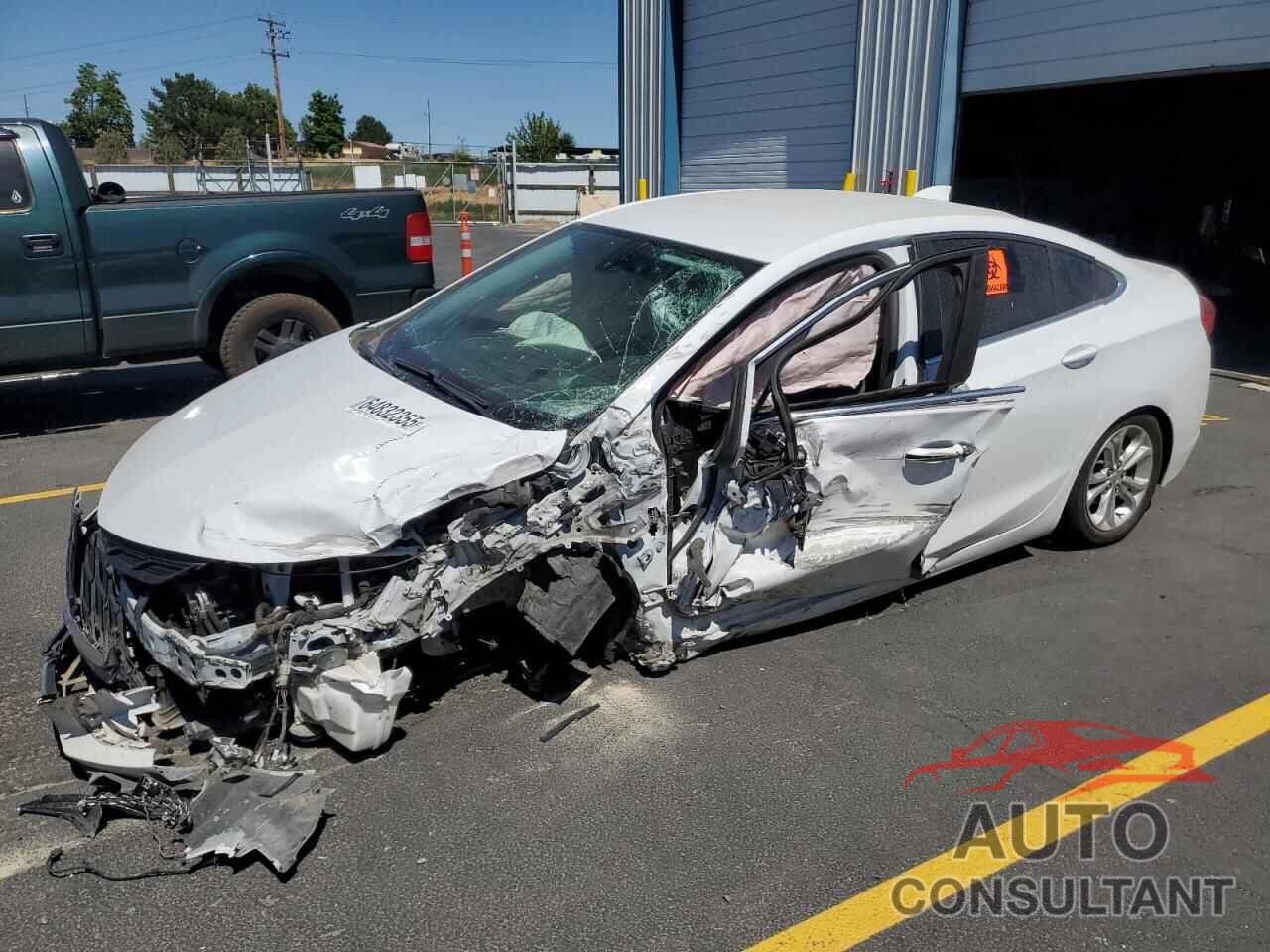 CHEVROLET CRUZE 2019 - 1G1BE5SM7K7105726