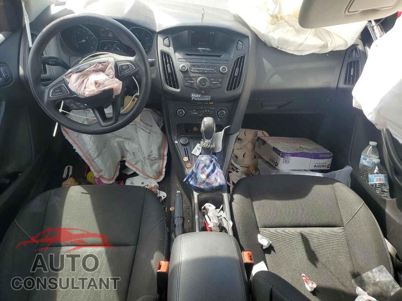 FORD FOCUS 2017 - 1FADP3F23HL347104