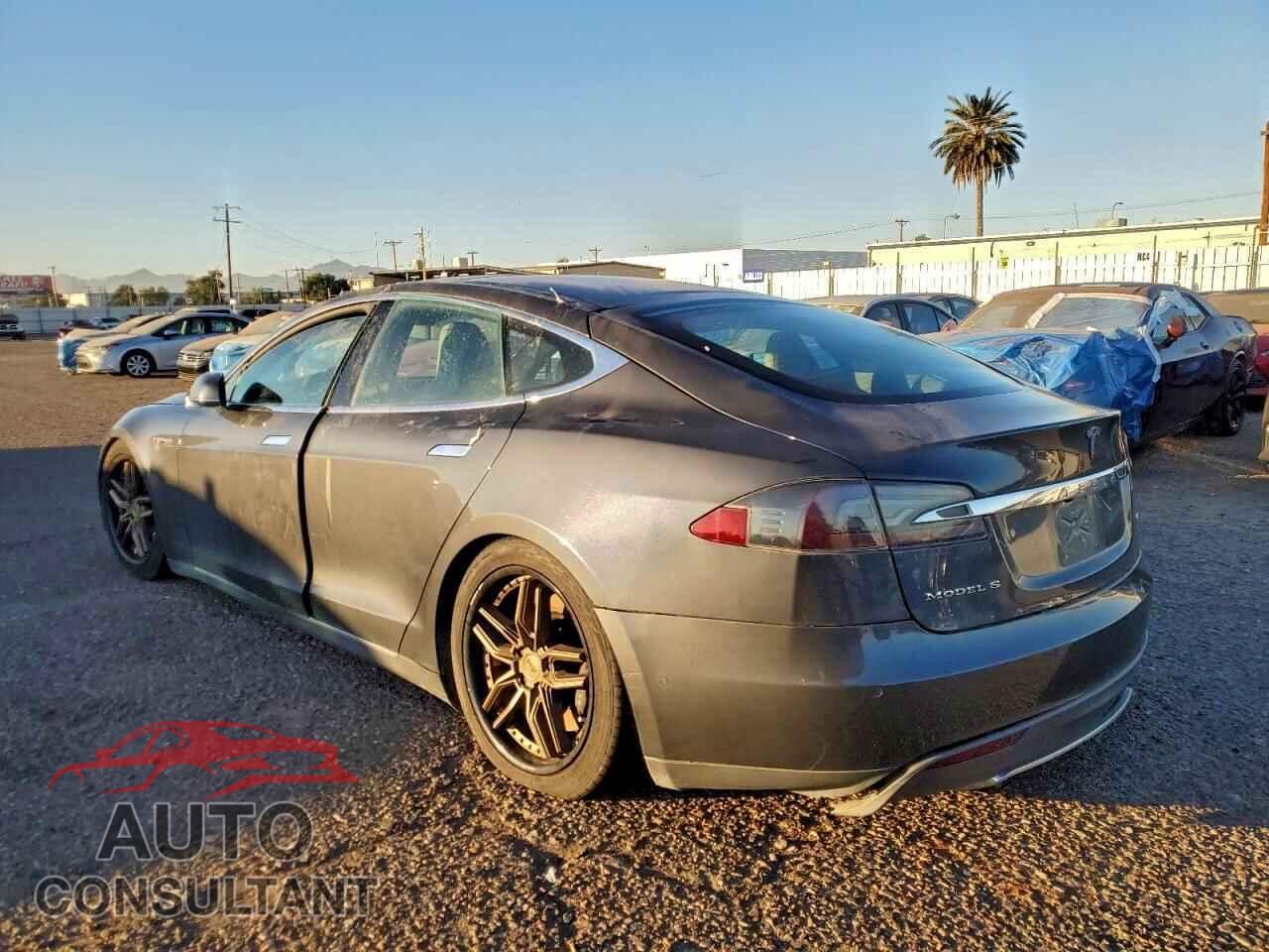 TESLA MODEL S 2015 - 5YJSA1E27FF108602