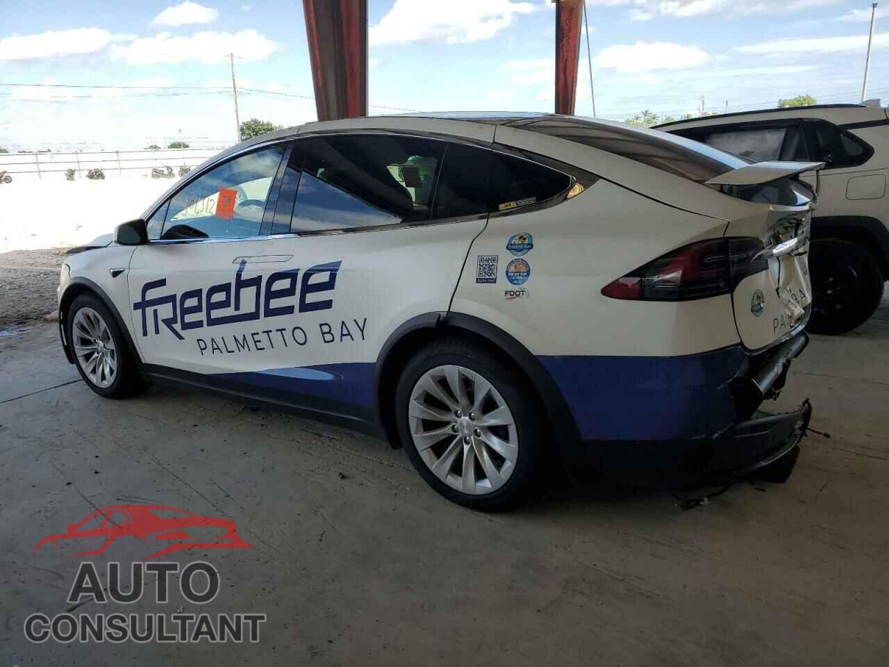 TESLA MODEL X 2016 - 5YJXCBE24GF023756
