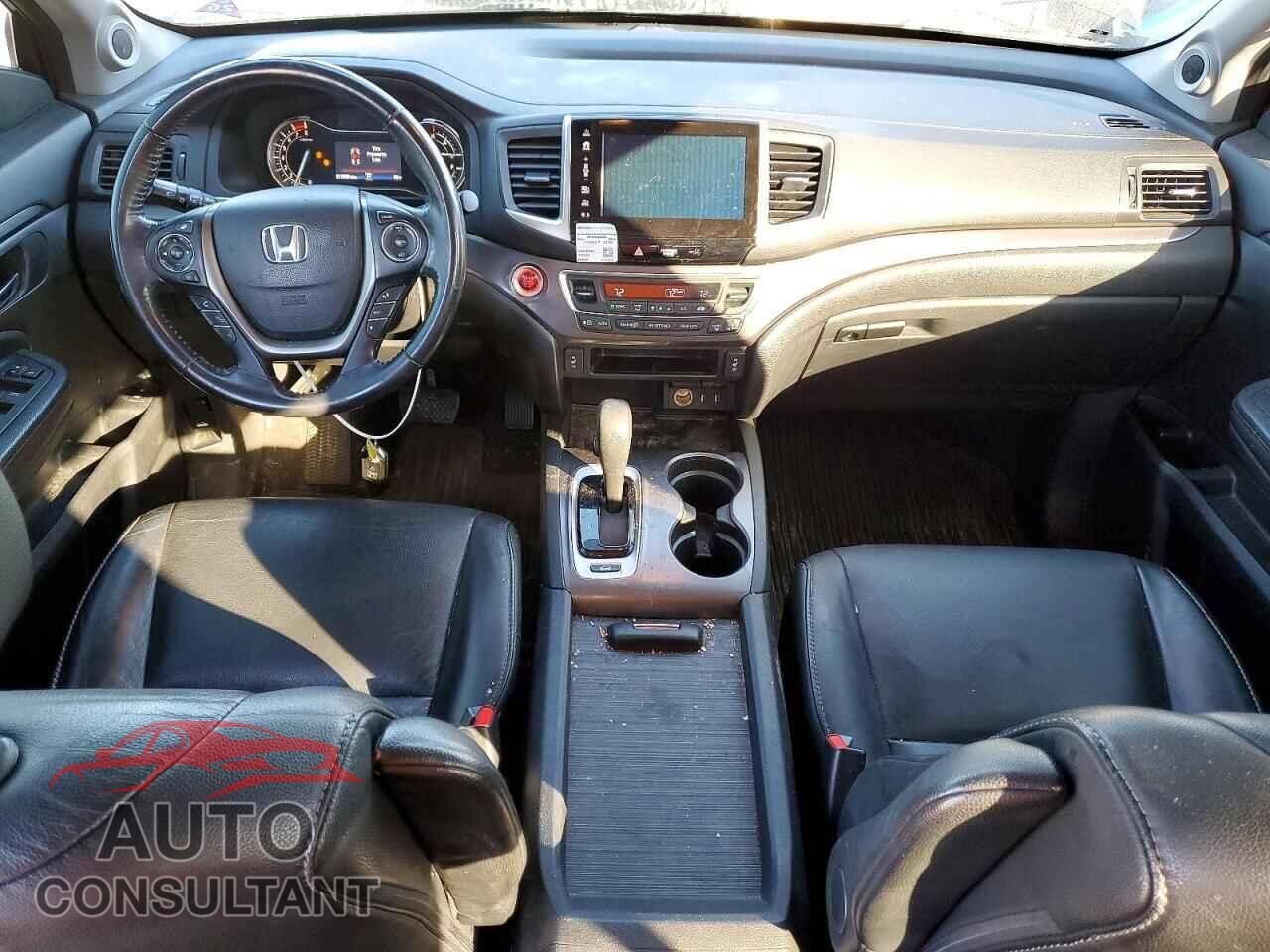 HONDA PILOT 2017 - 5FNYF6H71HB048481