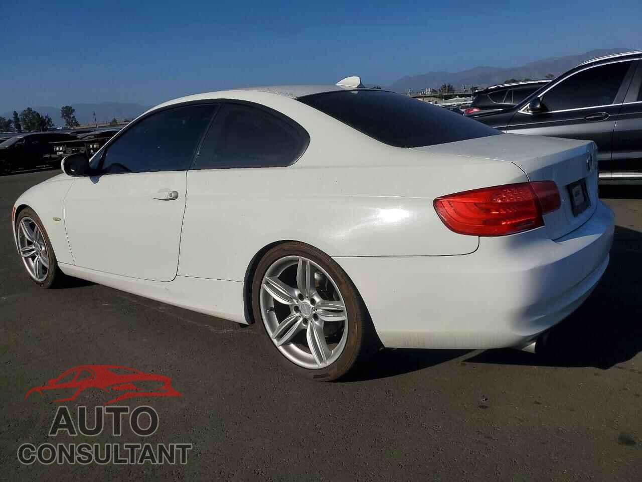 BMW 3 SERIES 2011 - WBAKE5C54BE573680