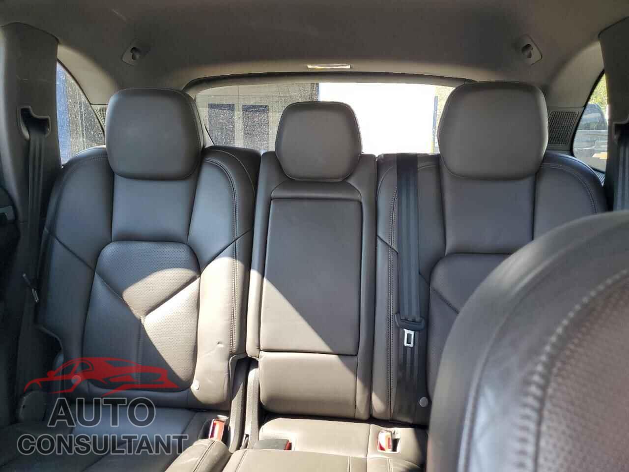 PORSCHE CAYENNE 2016 - WP1AA2A22GLA11652