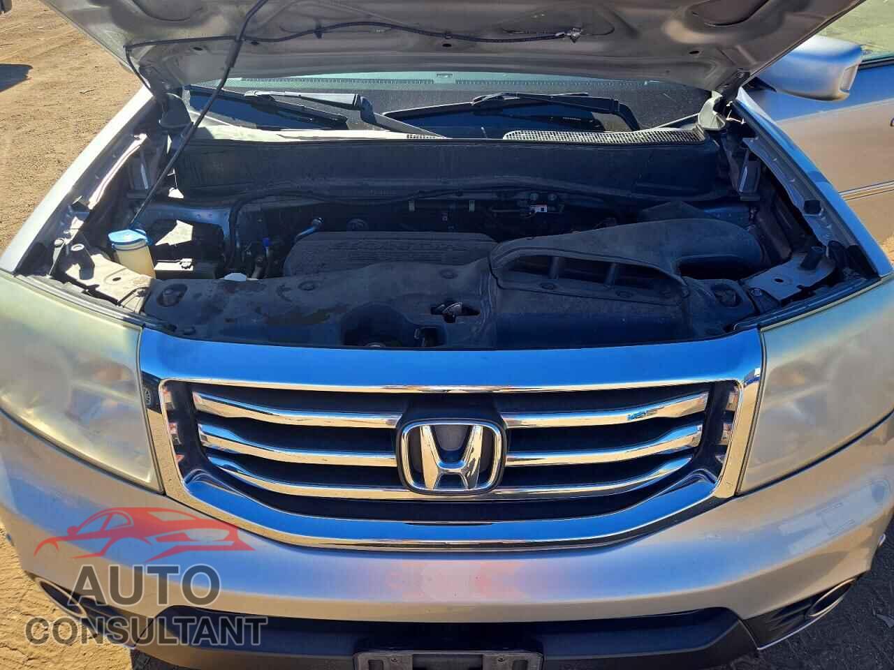 HONDA PILOT 2015 - 5FNYF4H92FB036228