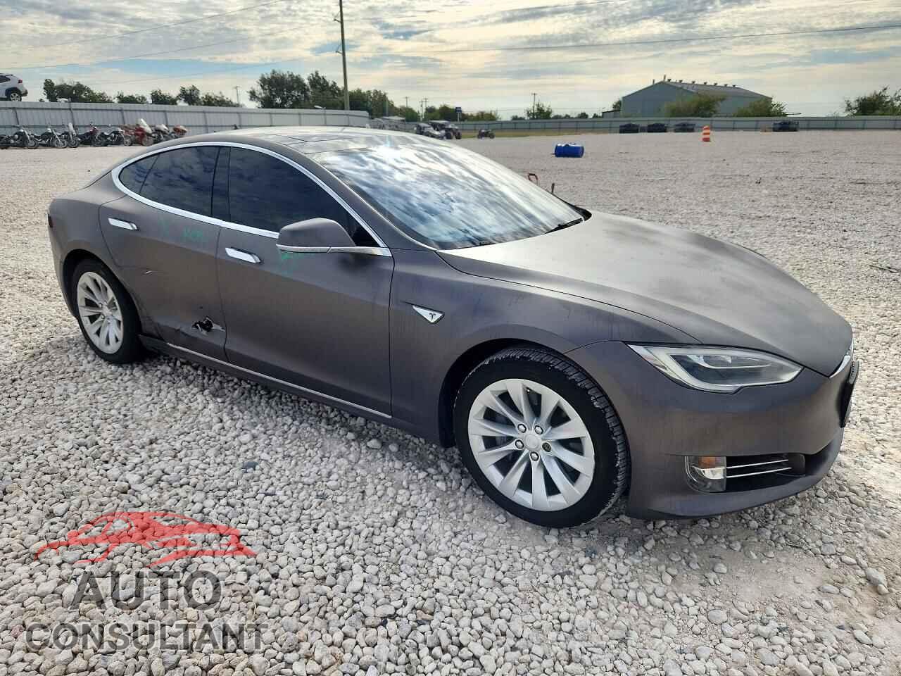 TESLA MODEL S 2016 - 5YJSA1E13GF157093