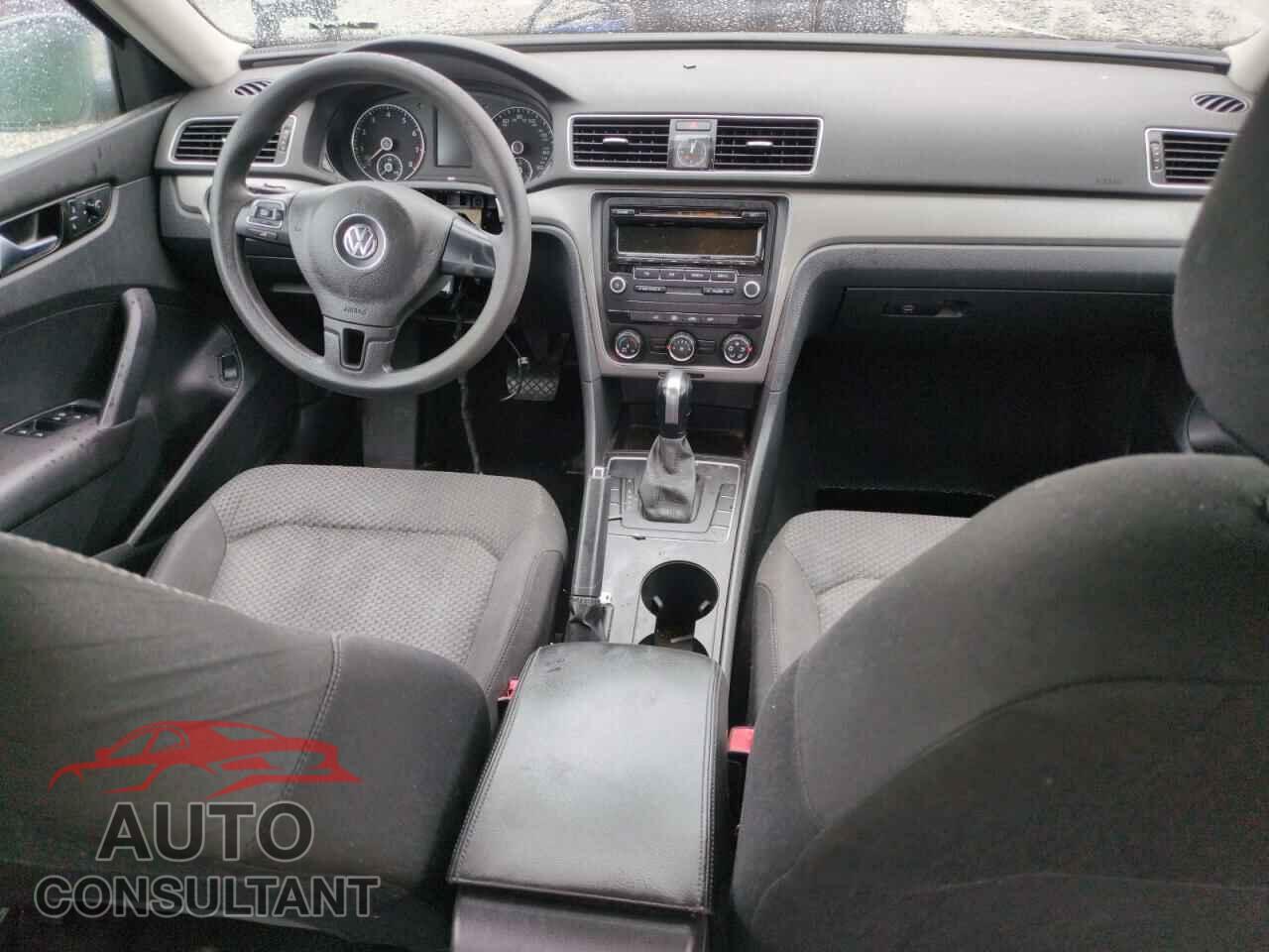 VOLKSWAGEN PASSAT 2014 - 1VWAT7A38EC101335