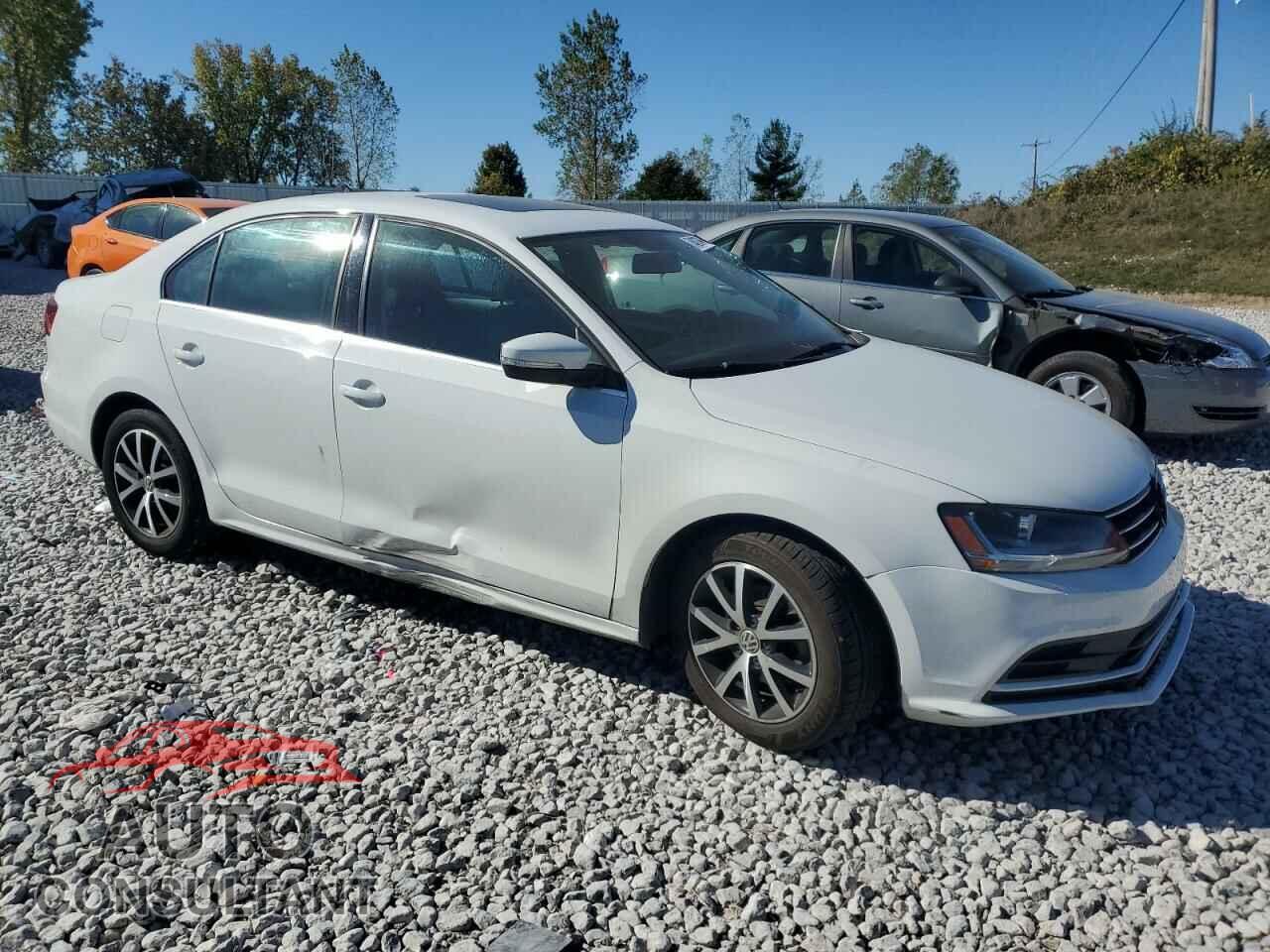 VOLKSWAGEN JETTA 2017 - 3VWB67AJXHM319175