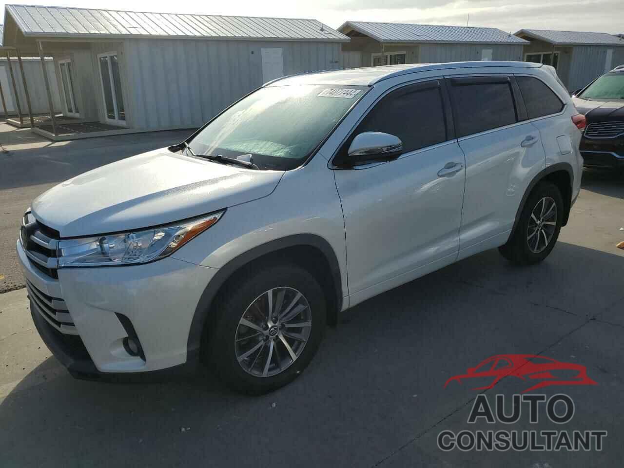 TOYOTA HIGHLANDER 2018 - 5TDJZRFH7JS545400