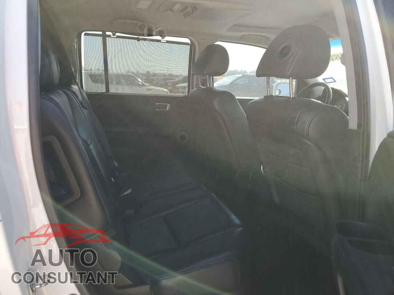 HONDA PILOT 2011 - 5FNYF3H98BB005408
