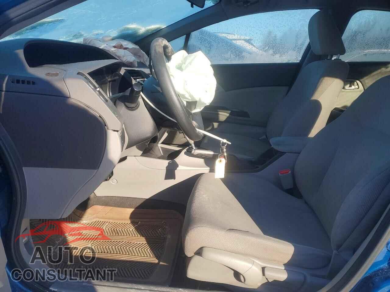 HONDA CIVIC 2012 - 2HGFB2F40CH031776