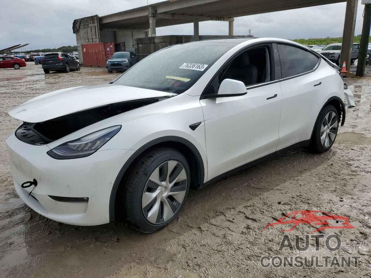 TESLA MODEL Y 2021 - 5YJYGAEEXMF145658