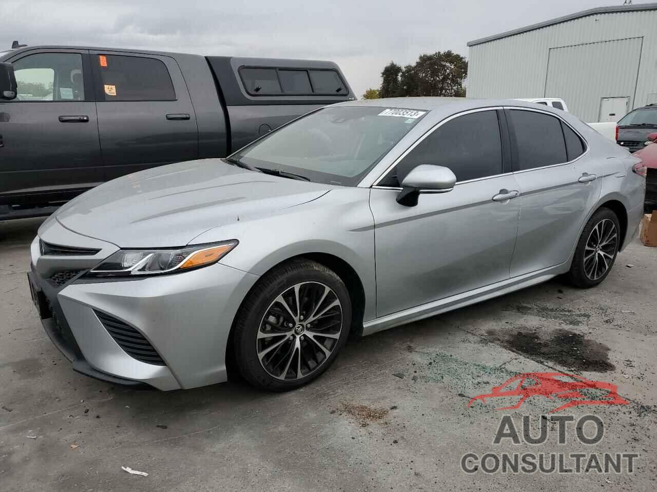 TOYOTA CAMRY 2018 - 4T1B11HK7JU132714