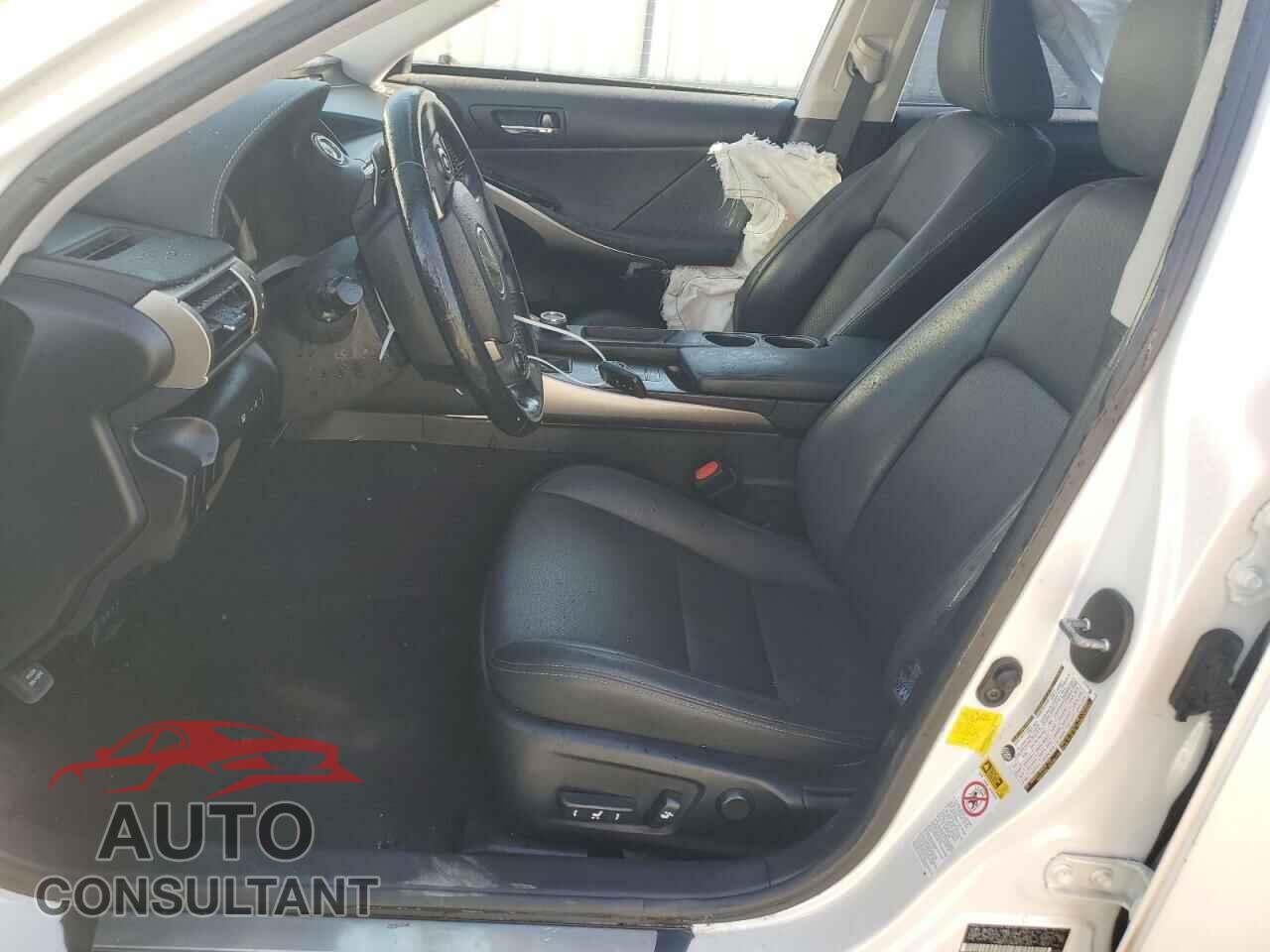 LEXUS IS 2016 - JTHBA1D26G5021065