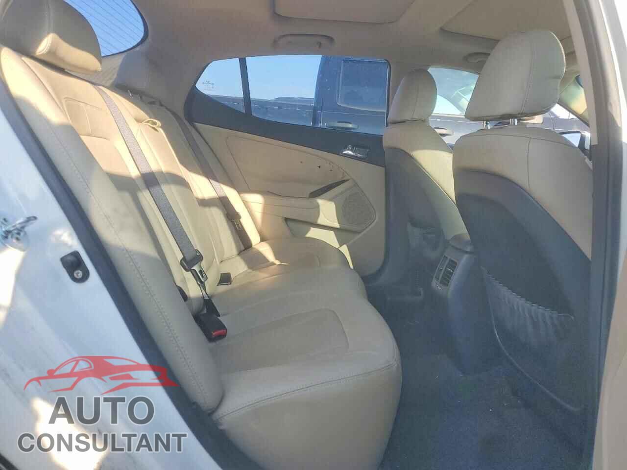 KIA OPTIMA 2011 - KNAGN4A77B5172113