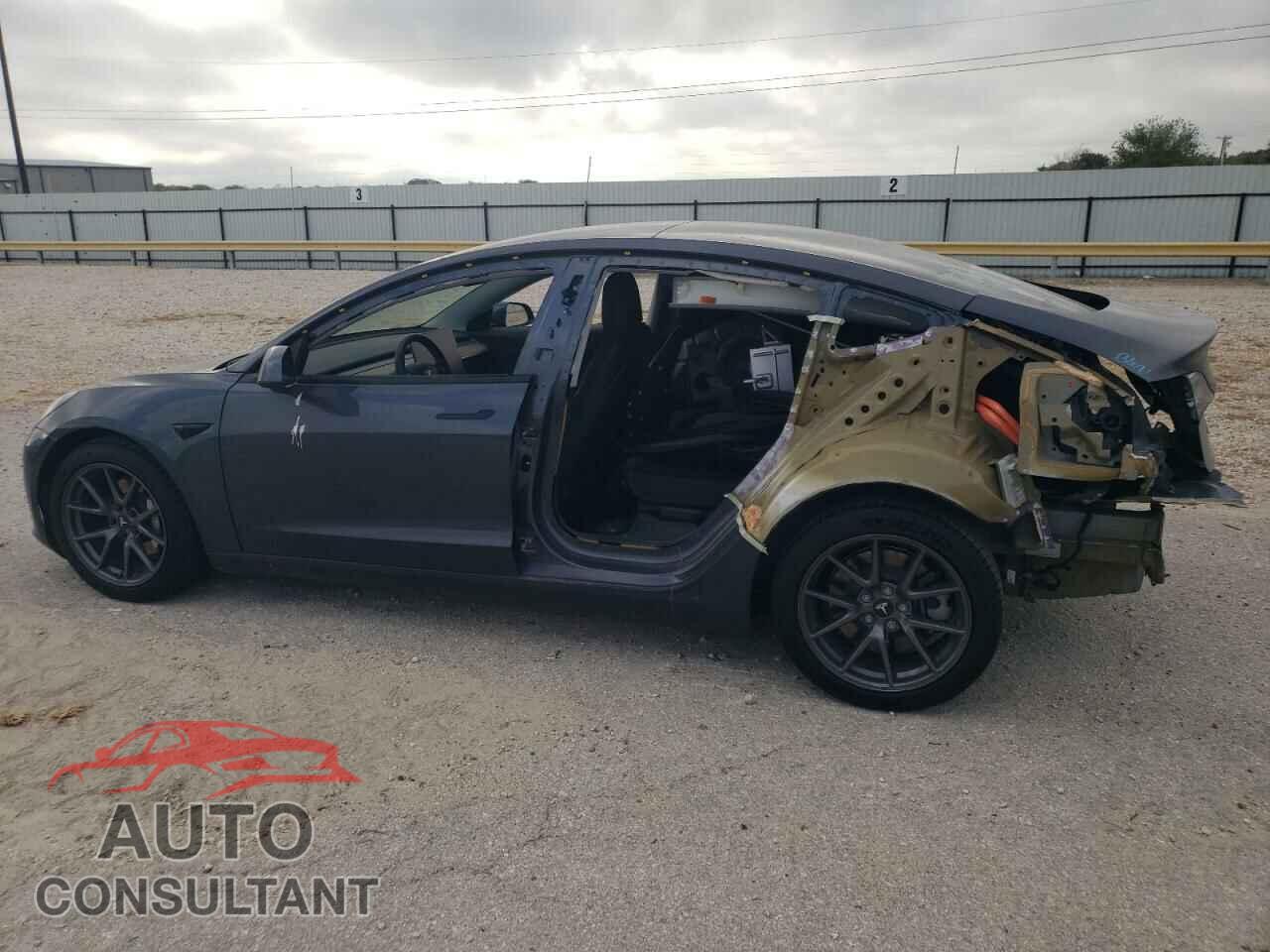 TESLA MODEL 3 2021 - 5YJ3E1EB7MF858328