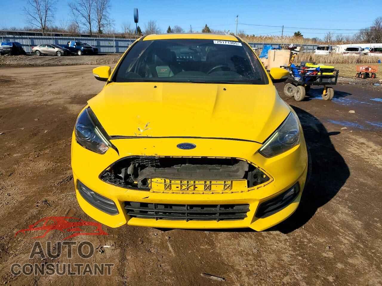 FORD FOCUS 2017 - 1FADP3L90HL213636