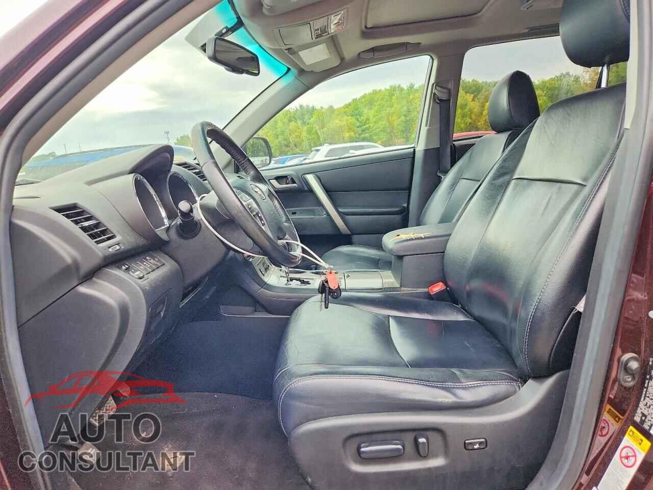 TOYOTA HIGHLANDER 2012 - 5TDBK3EH6CS158881