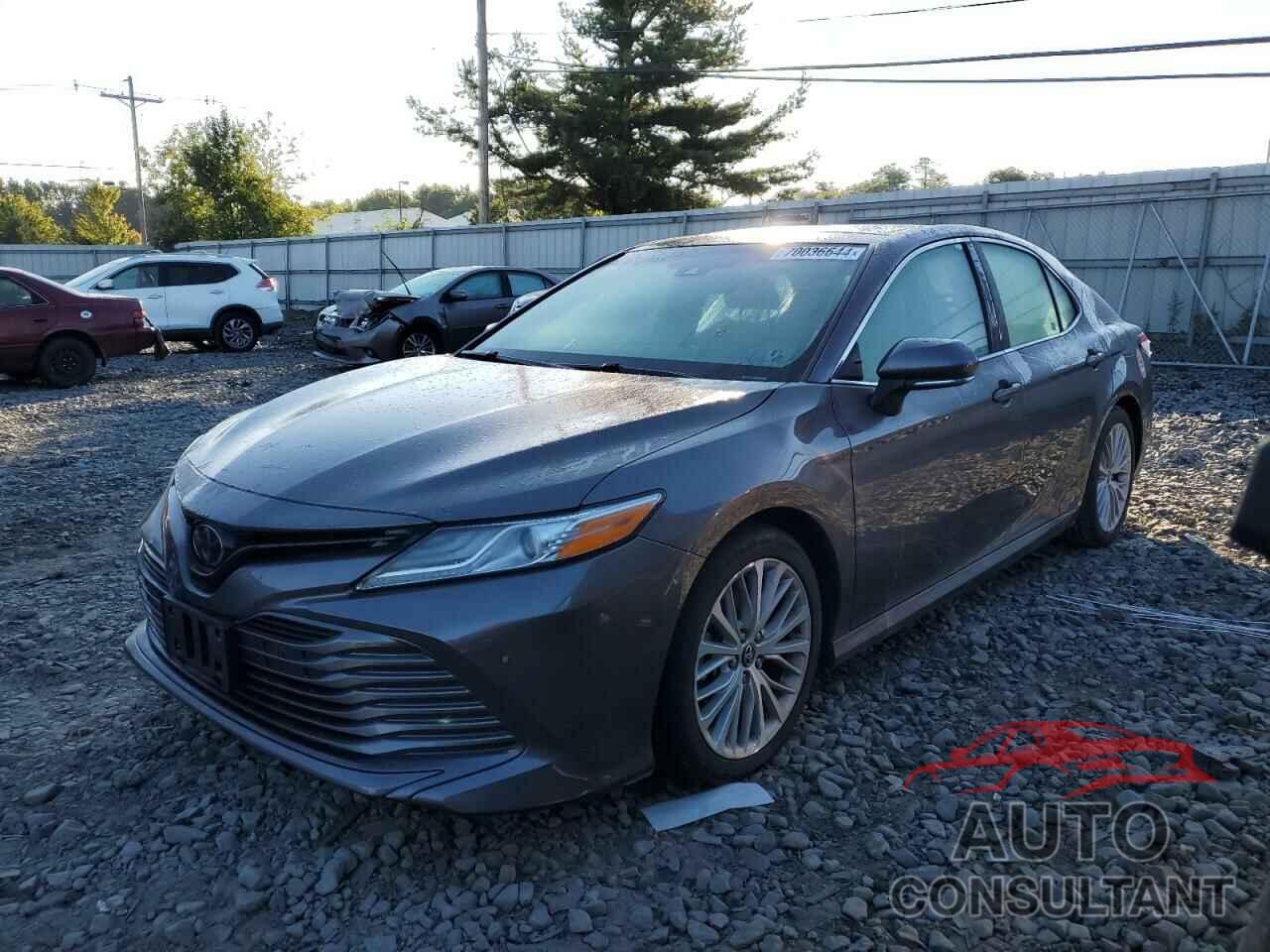 TOYOTA CAMRY 2018 - 4T1B11HKXJU133288