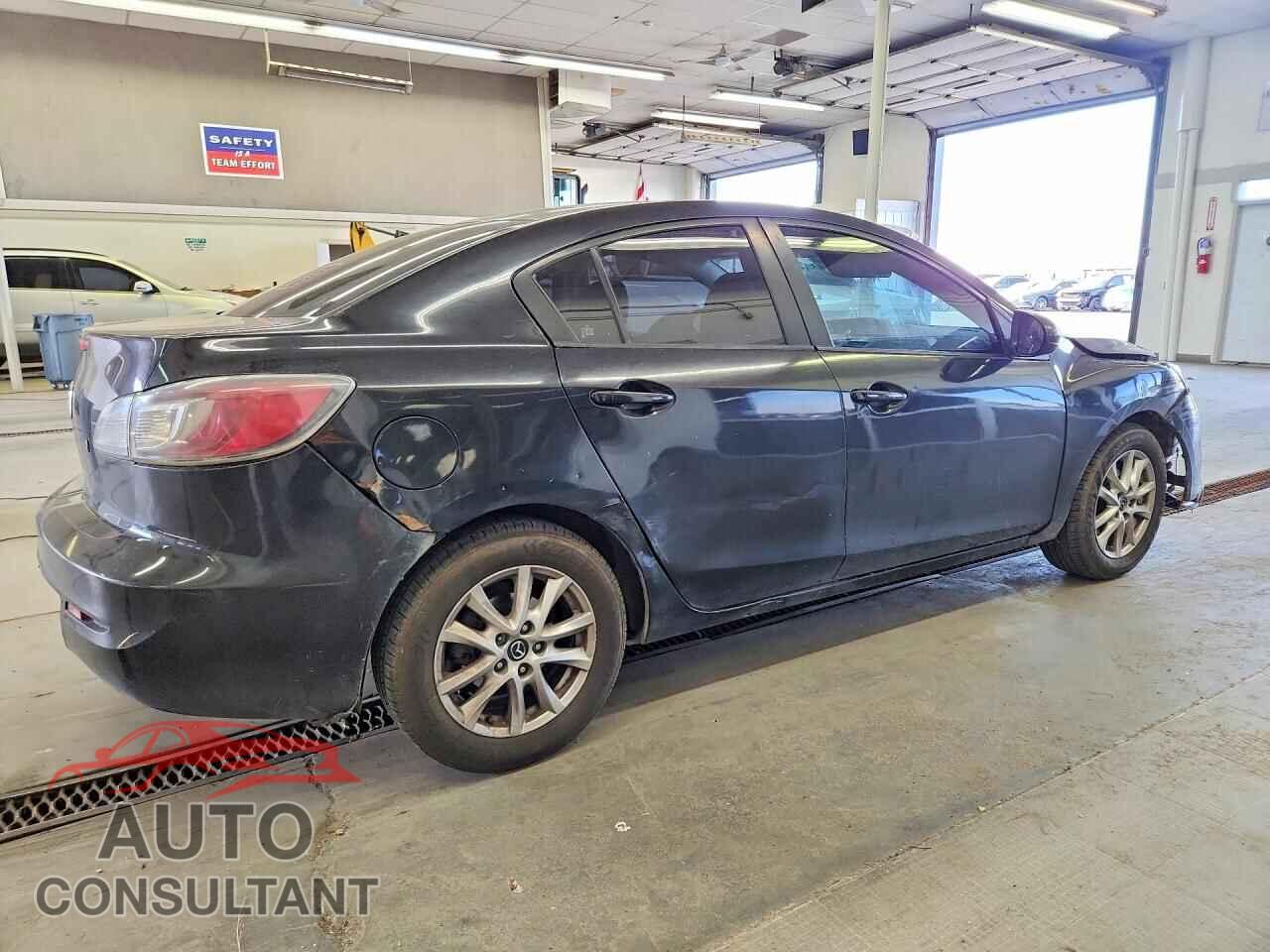 MAZDA 3 2013 - JM1BL1TG8D1748171
