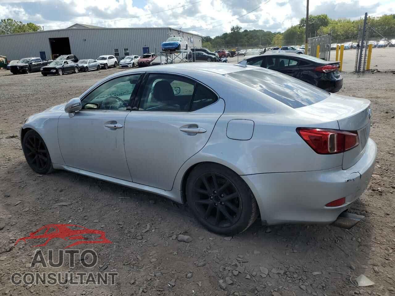 LEXUS IS 2011 - JTHCF5C29B5049028