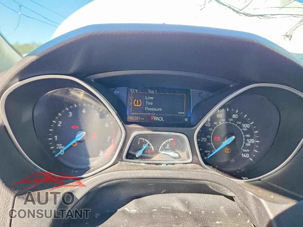 FORD FOCUS 2017 - 1FADP3K26HL323983