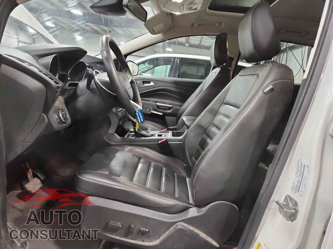 FORD ESCAPE 2018 - 1FMCU9HD2JUA10029