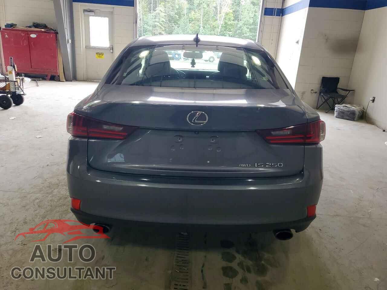 LEXUS IS 2015 - JTHCF1D25F5016427
