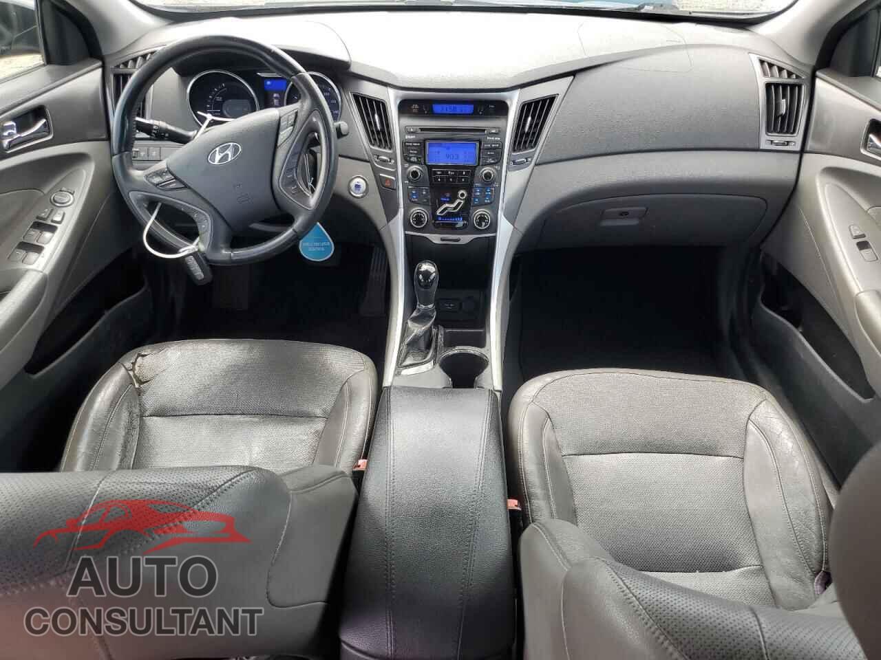 HYUNDAI SONATA 2012 - KMHEC4A49CA047141