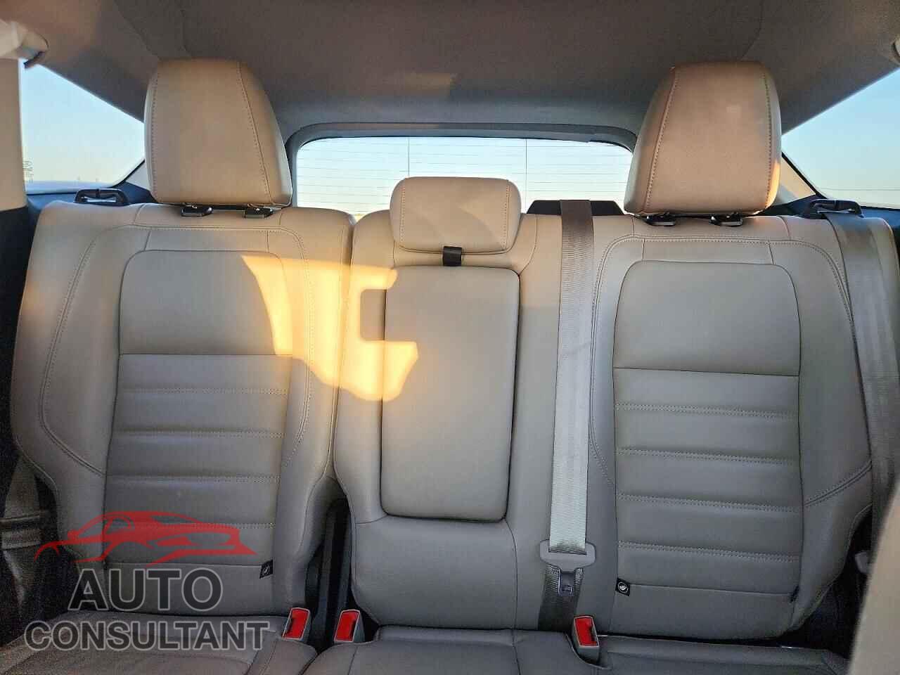 FORD ESCAPE 2017 - 1FMCU0JD3HUE46856