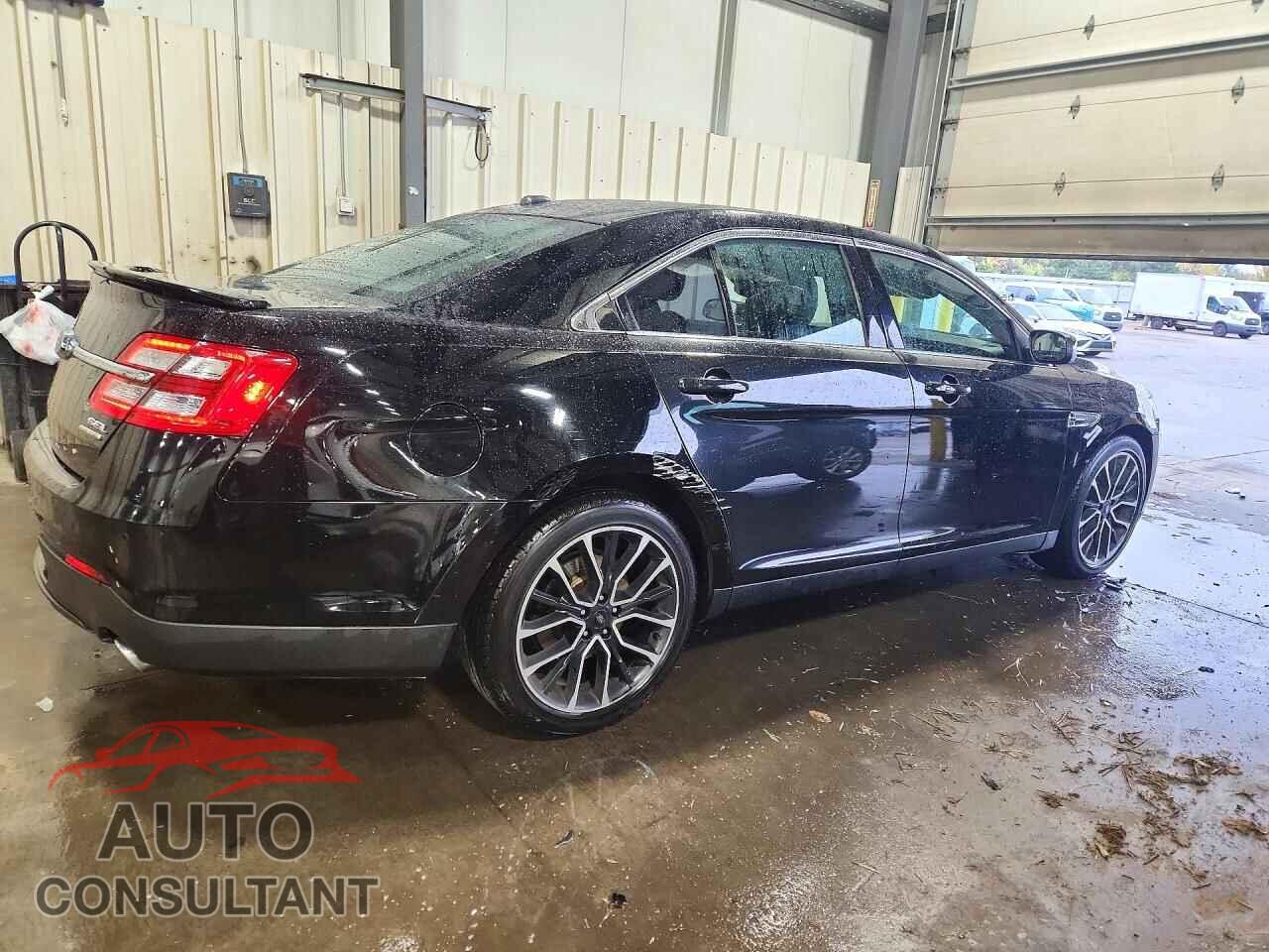 FORD TAURUS 2018 - 1FAHP2E85JG112140