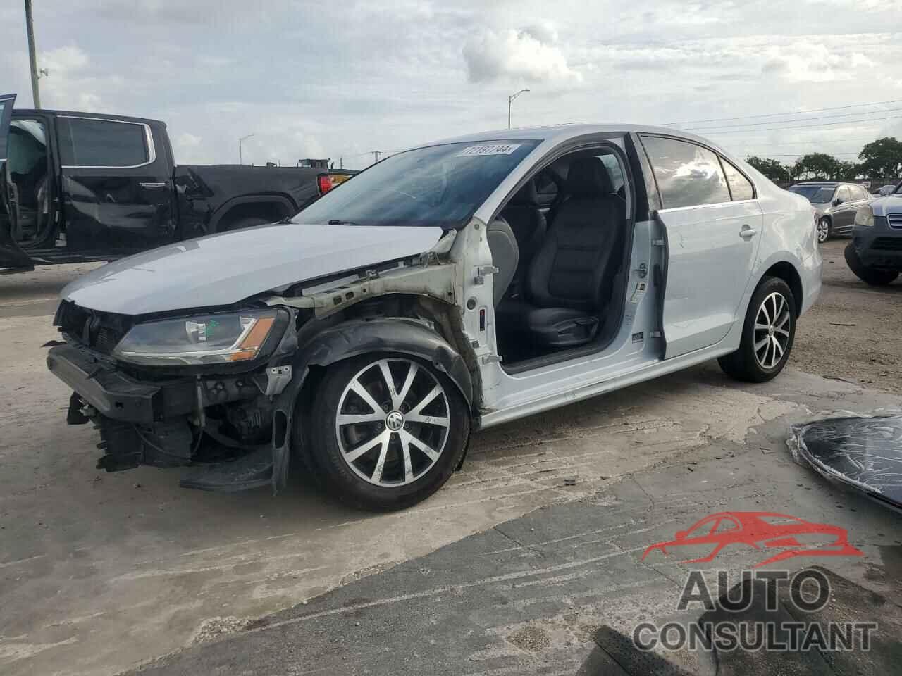 VOLKSWAGEN JETTA 2018 - 3VWDB7AJ1JM205530