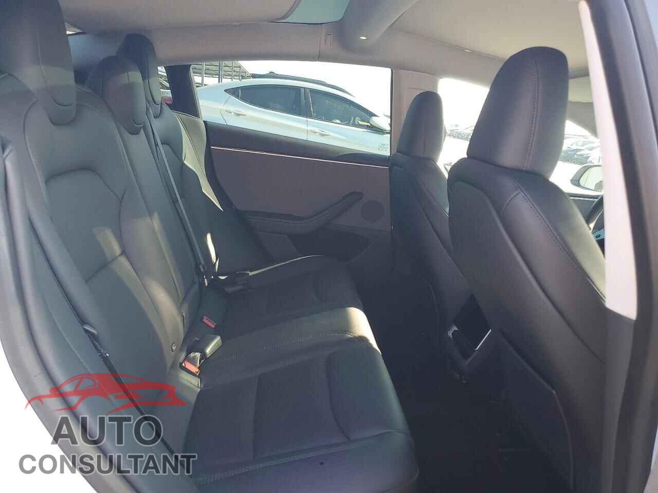 TESLA MODEL 3 2025 - 5YJ3E1EAXSF976362