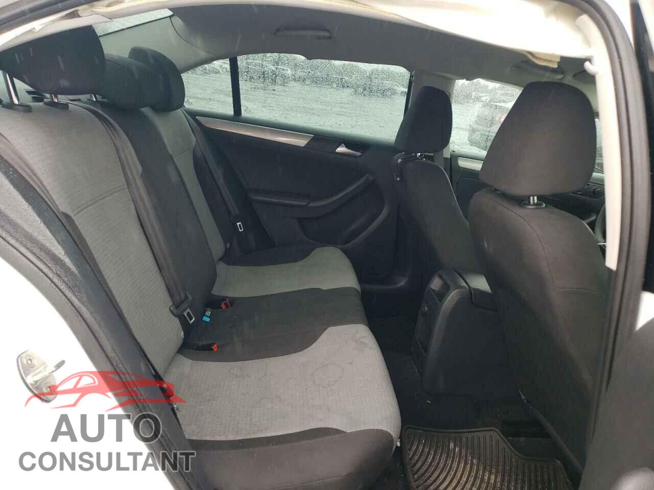 VOLKSWAGEN JETTA 2018 - 3VW2B7AJ2JM259877