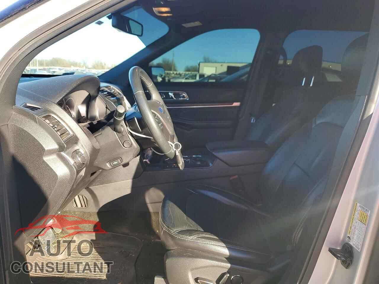 FORD EXPLORER 2017 - 1FM5K7F88HGD87014