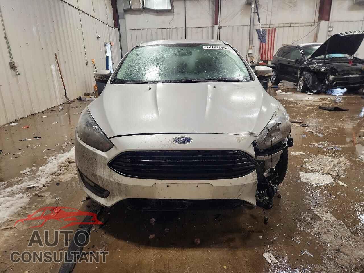 FORD FOCUS 2017 - 1FADP3FE8HL237403