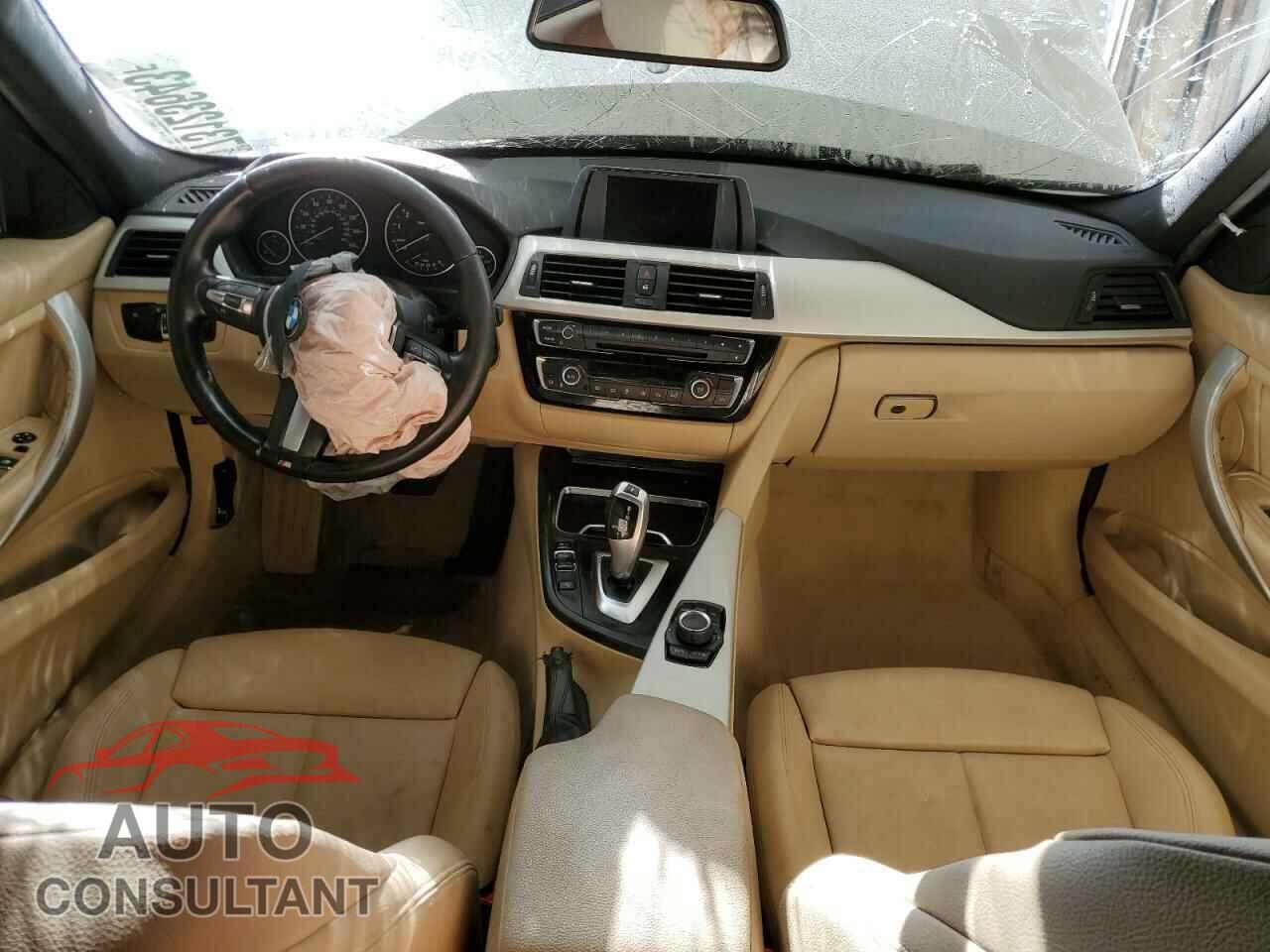 BMW 3 SERIES 2016 - WBA8E1G54GNU12024