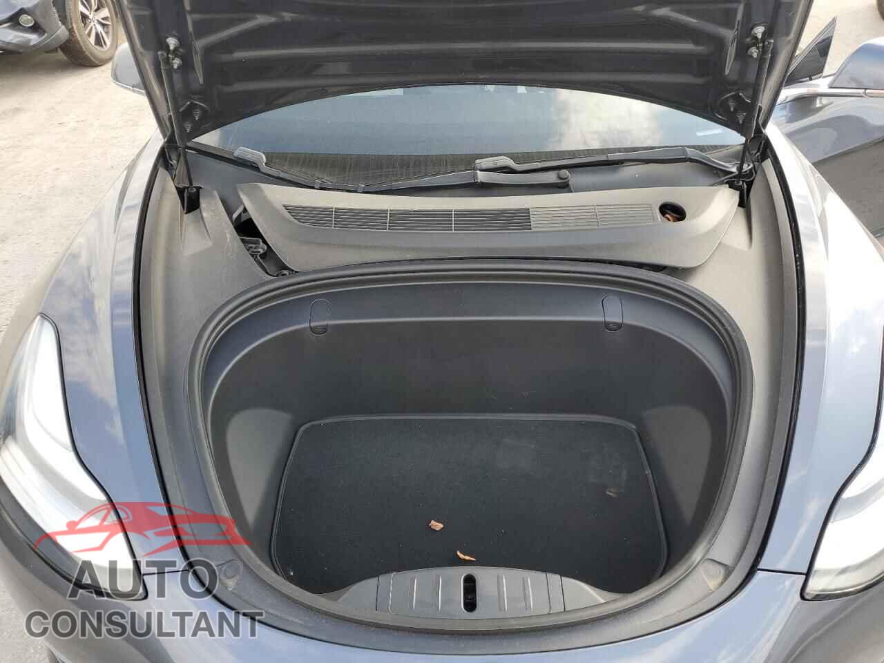 TESLA MODEL 3 2018 - 5YJ3E1EA0JF155589