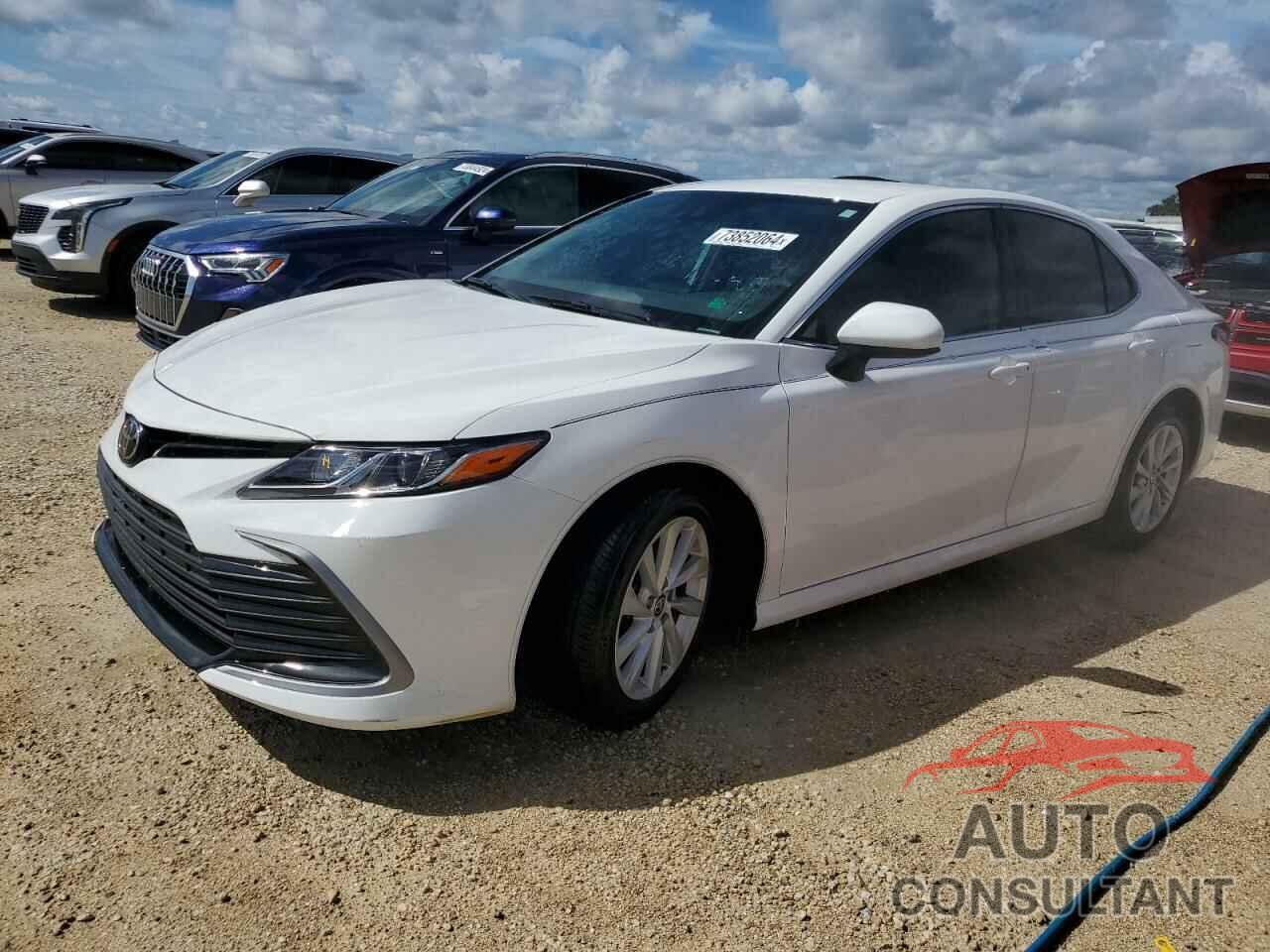 TOYOTA CAMRY 2022 - 4T1C11AK9NU618736