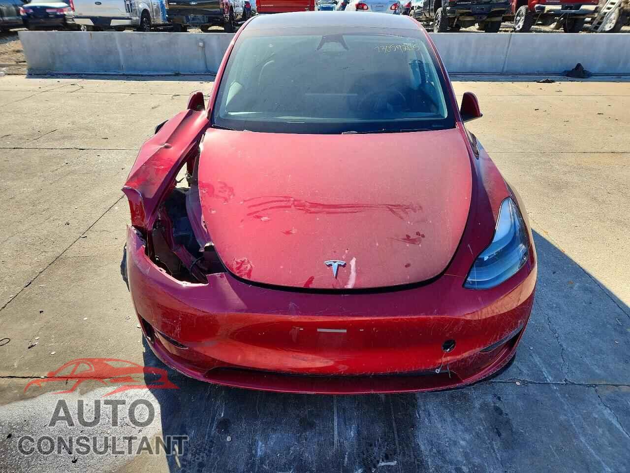 TESLA MODEL Y 2024 - 7SAYGAEEXRF018404