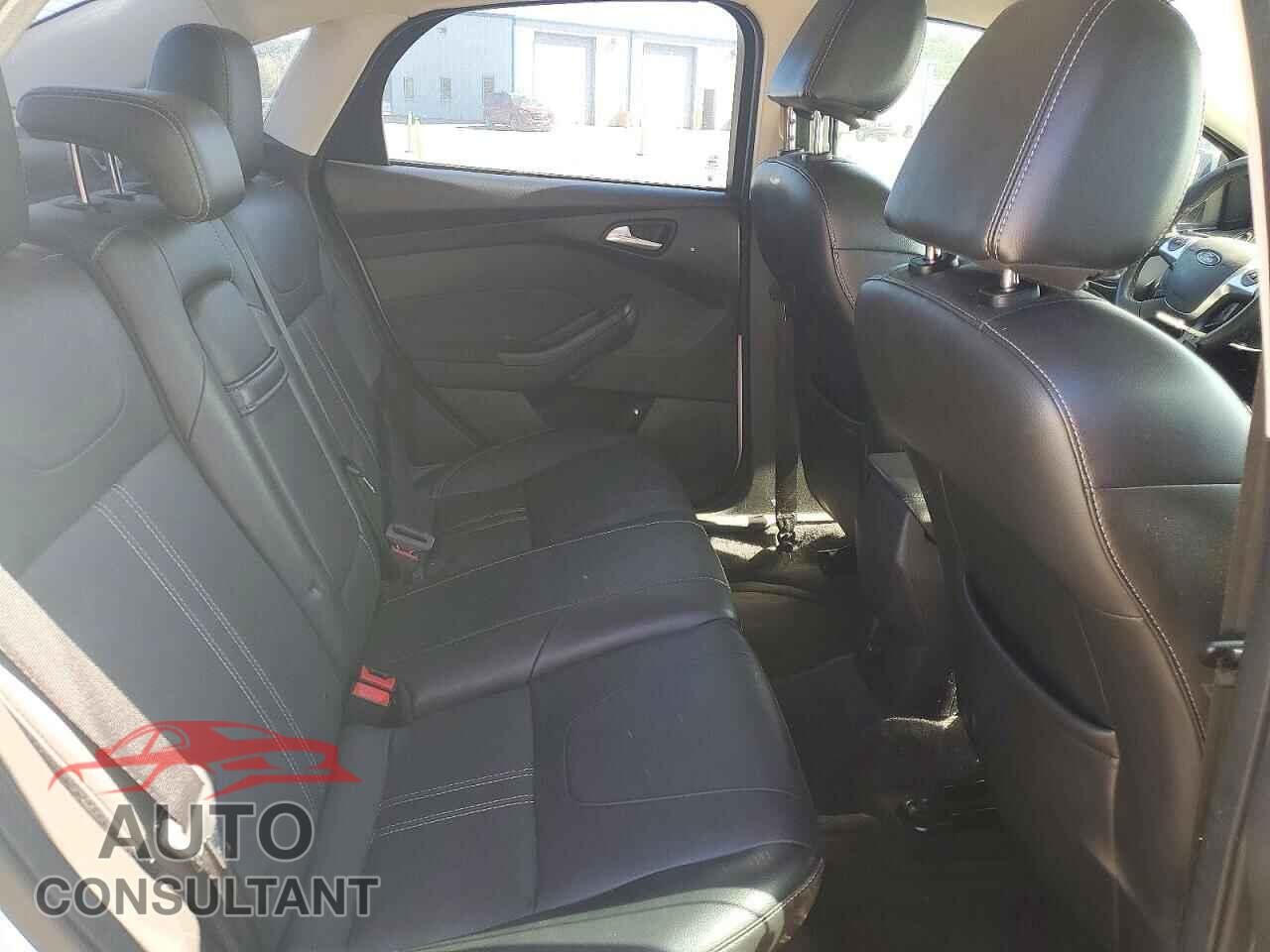 FORD FOCUS 2012 - 1FAHP3H24CL386758
