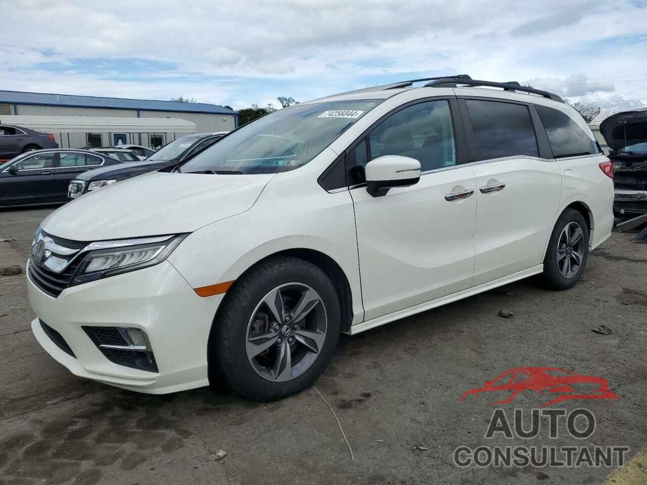 HONDA ODYSSEY 2018 - 5FNRL6H87JB057536