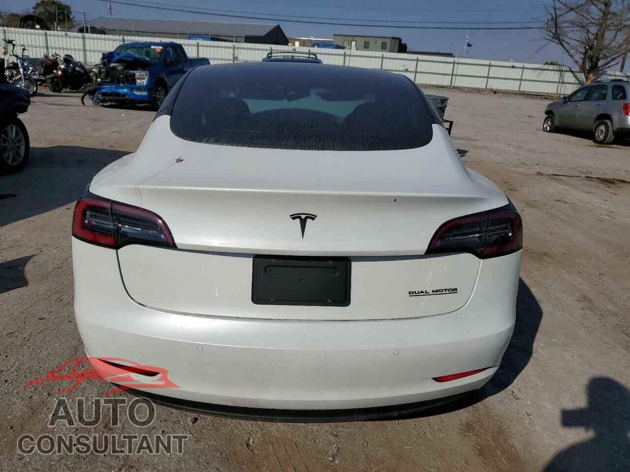 TESLA MODEL 3 2021 - 5YJ3E1EB2MF849603