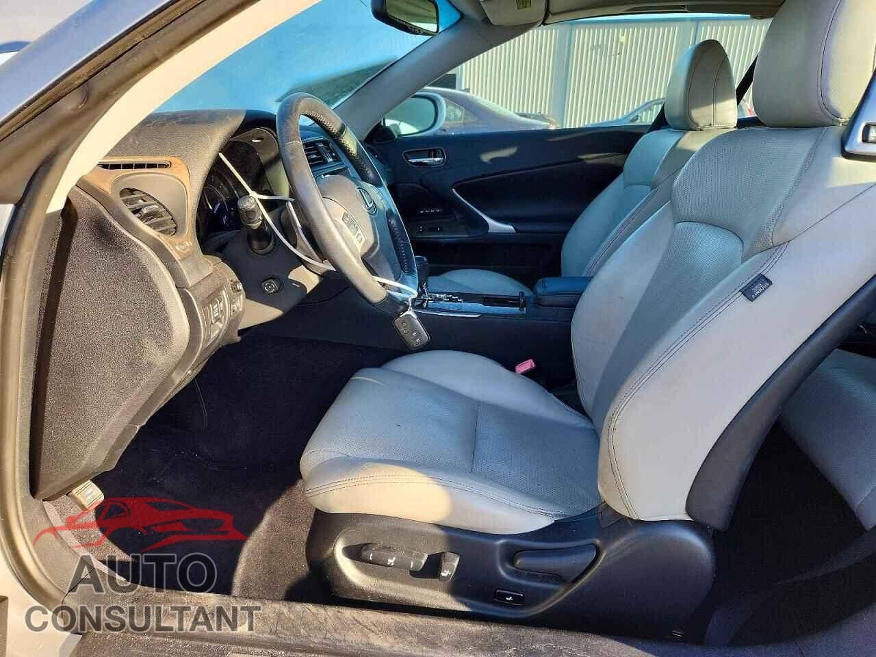 LEXUS IS 2012 - JTHFF2C29C2524384