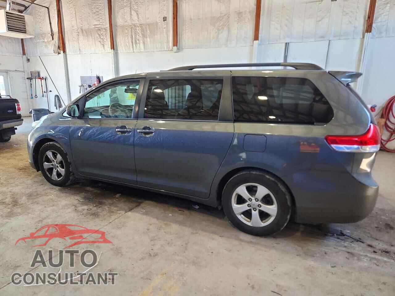 TOYOTA SIENNA 2013 - 5TDKK3DC8DS330304