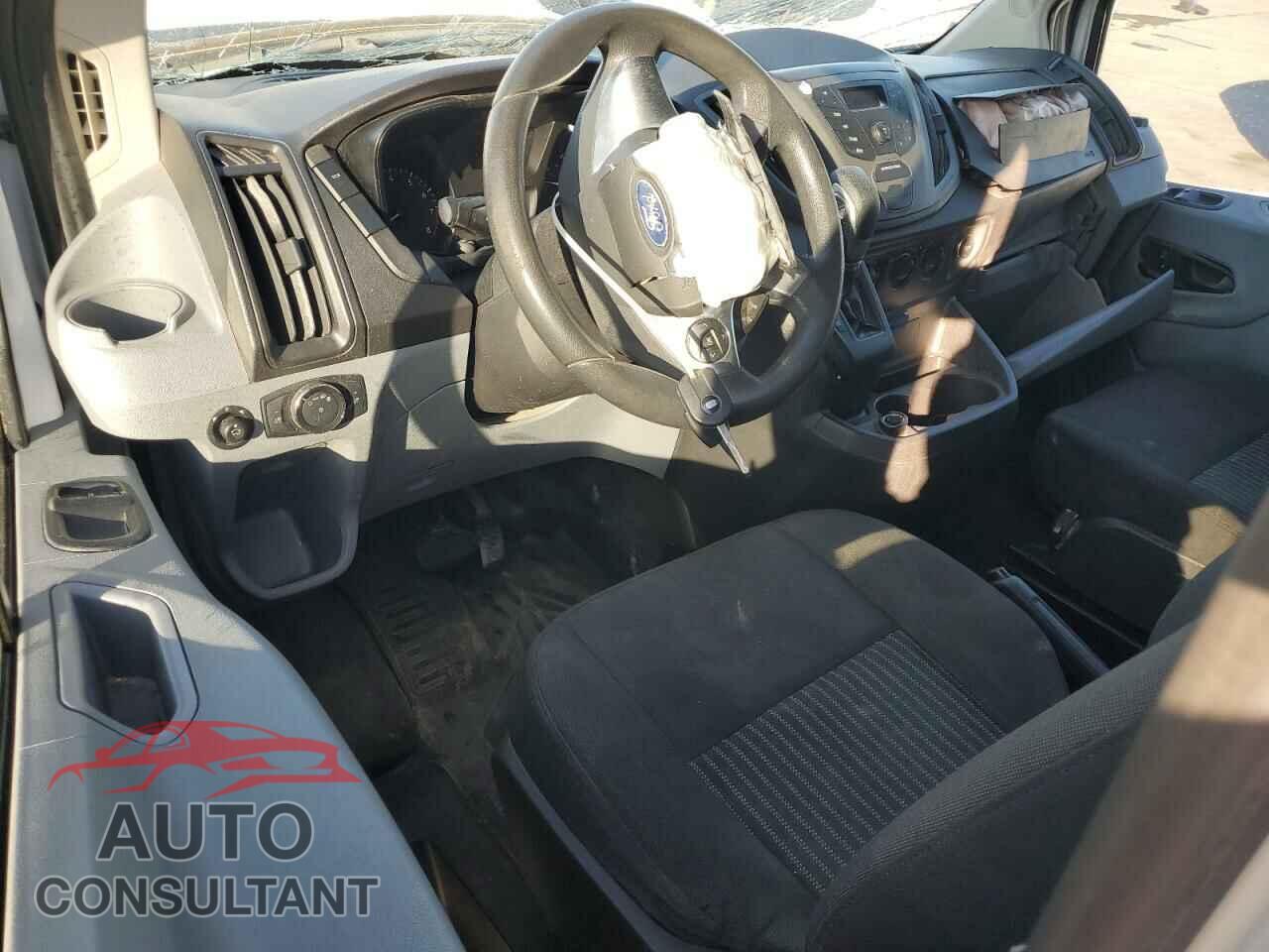 FORD TRANSIT 2017 - 1FTYR1ZM5HKB09526