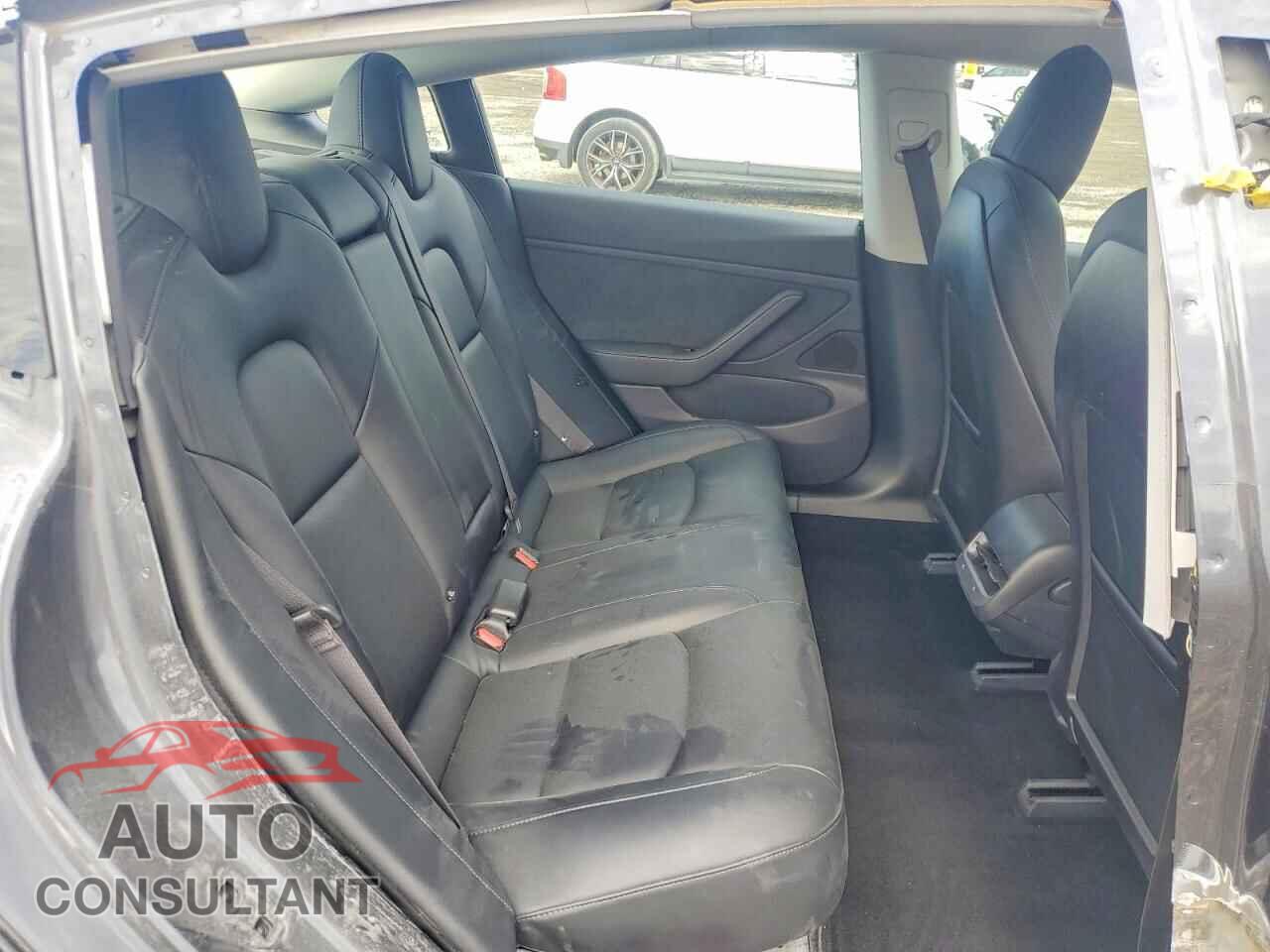 TESLA MODEL 3 2018 - 5YJ3E1EA9JF024127