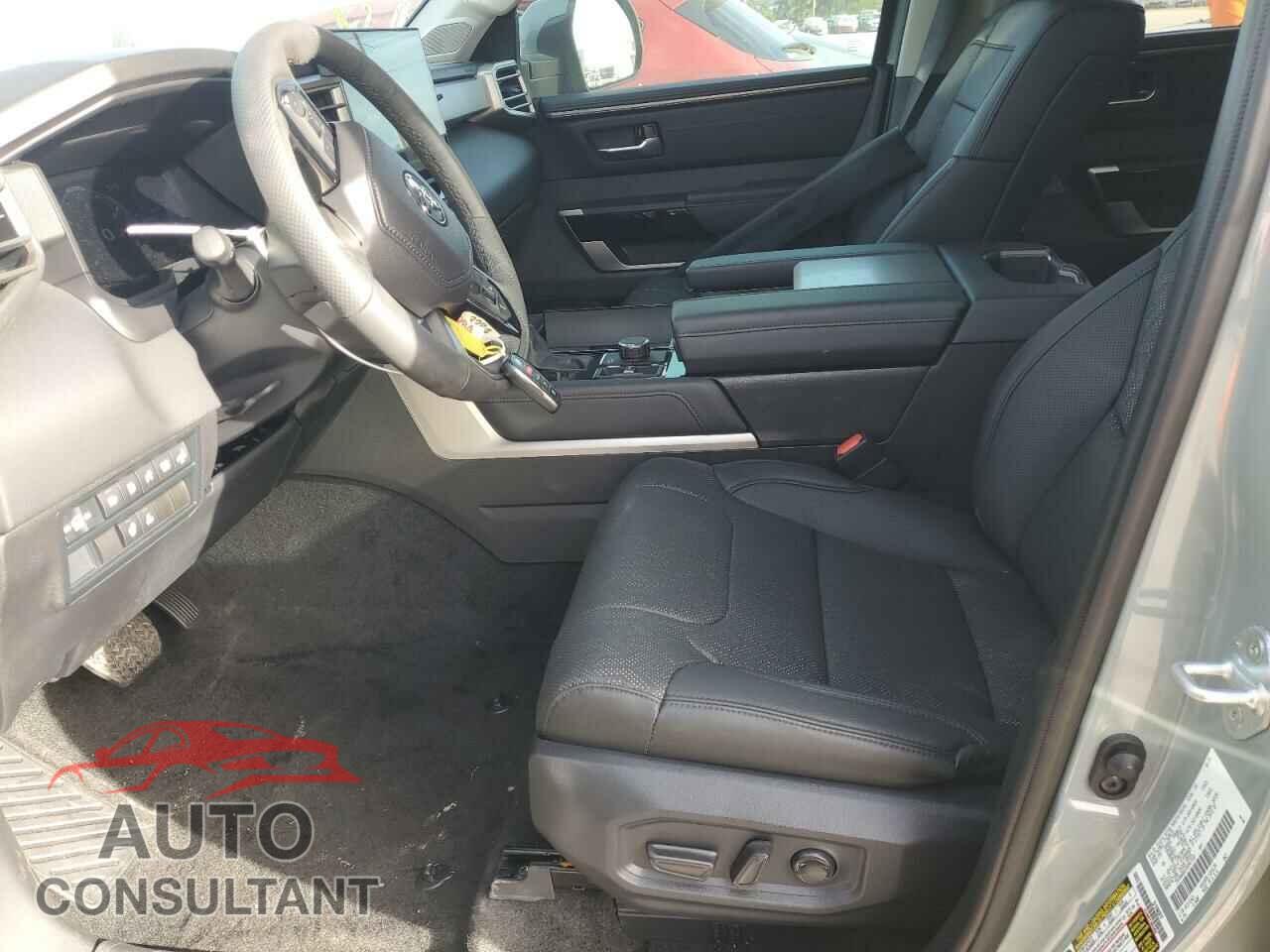 TOYOTA SEQUOIA 2024 - 7SVAAABA1RX041910